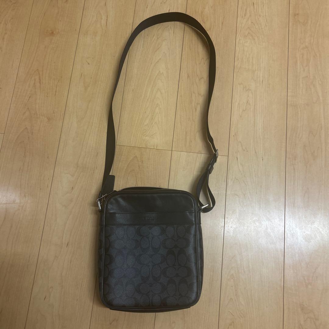 COACH ブラック モノグラム ショルダーバッグ