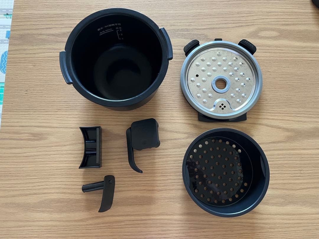 シャープ　ヘルシオ ホットクック 自動調理鍋 KN-HW10E