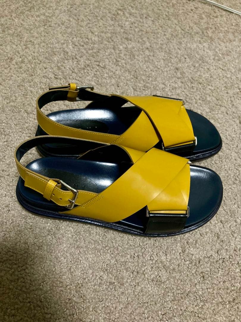 【試着のみ未使用】MARNIフスベットサンダル　BLACK+GOLD サイズ40