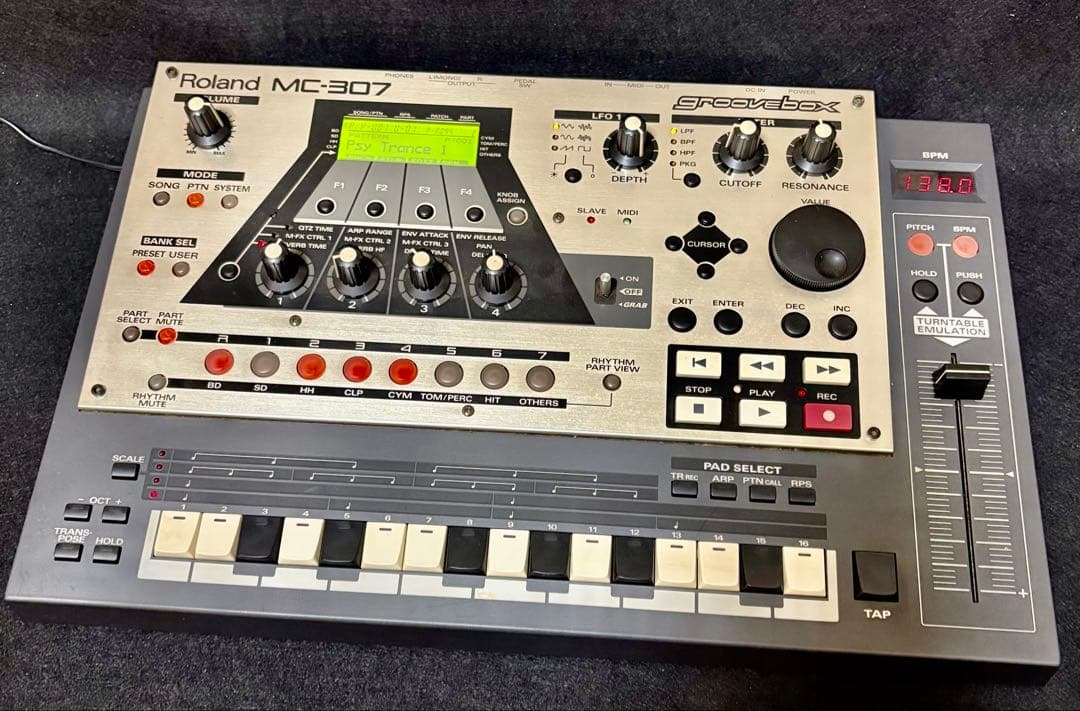 【入手困難】Roland groovebox MC-307 リズムマシーン
