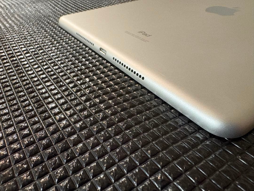 iPad 第9世代 SIMフリー 64GB バッテリー最大容量99.9%