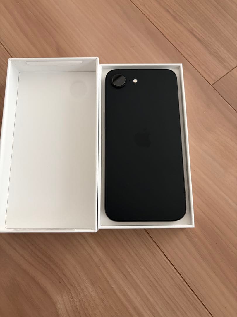 iPhone16e ブラック 6.1インチ 本体