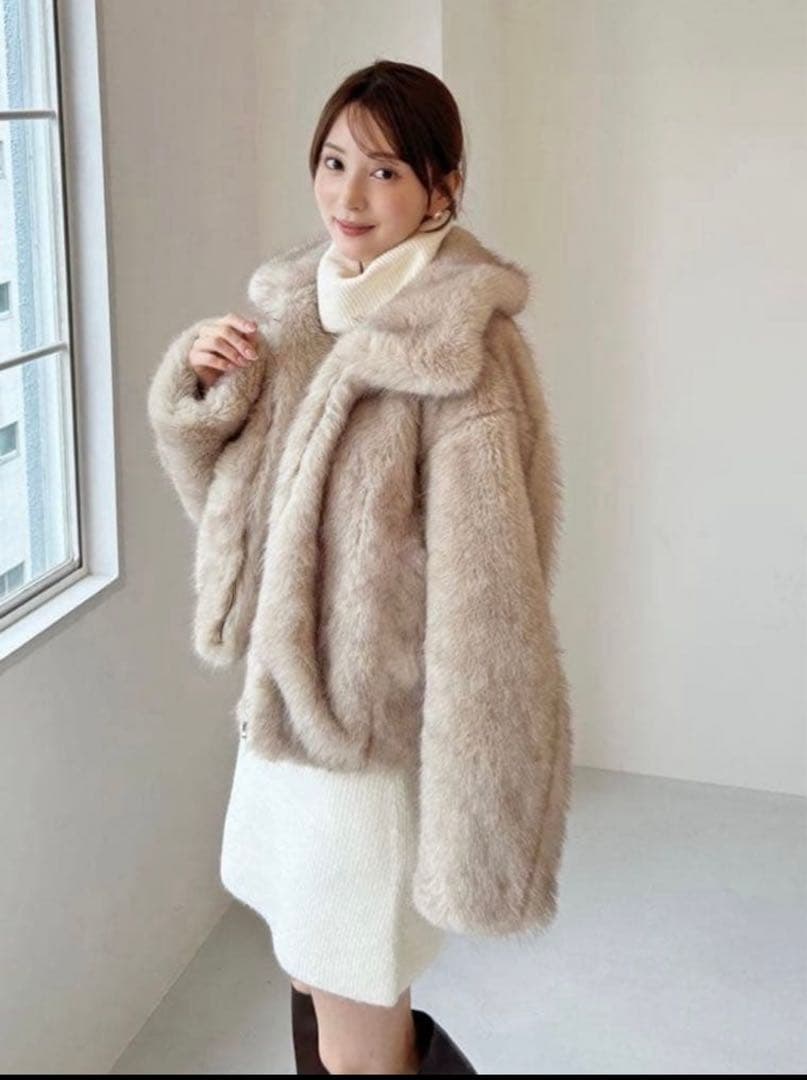 2025AW SNIDEL ファーショートコート　ベージュ
