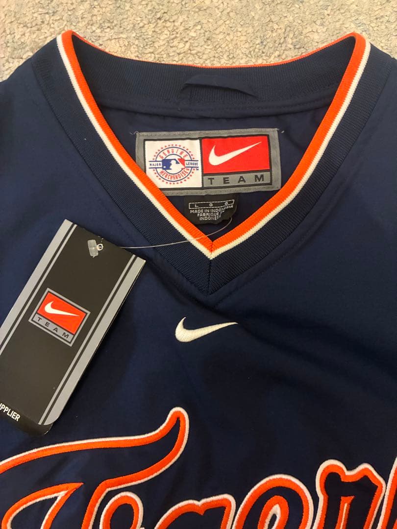 MLBデトロイトタイガースナイキナイロンプルオーバー［デッドストック］