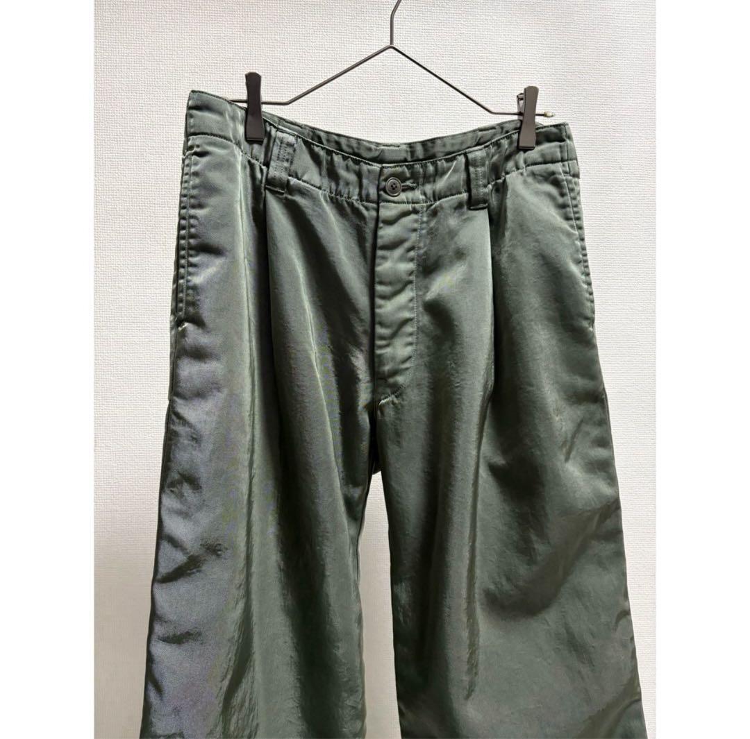 BRU NA BOINNE \"光沢感\" セージグリーン タイタンクロス パンツ