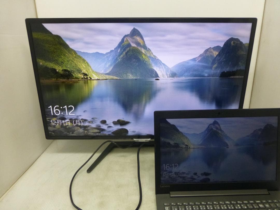 PHILIPS フィリップス 2018年製 31.5インチ 液晶モニター