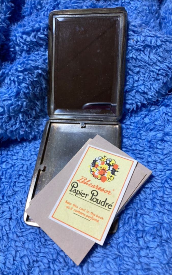 値下げ　レトロ銀製彫刻　コンパクトミラー