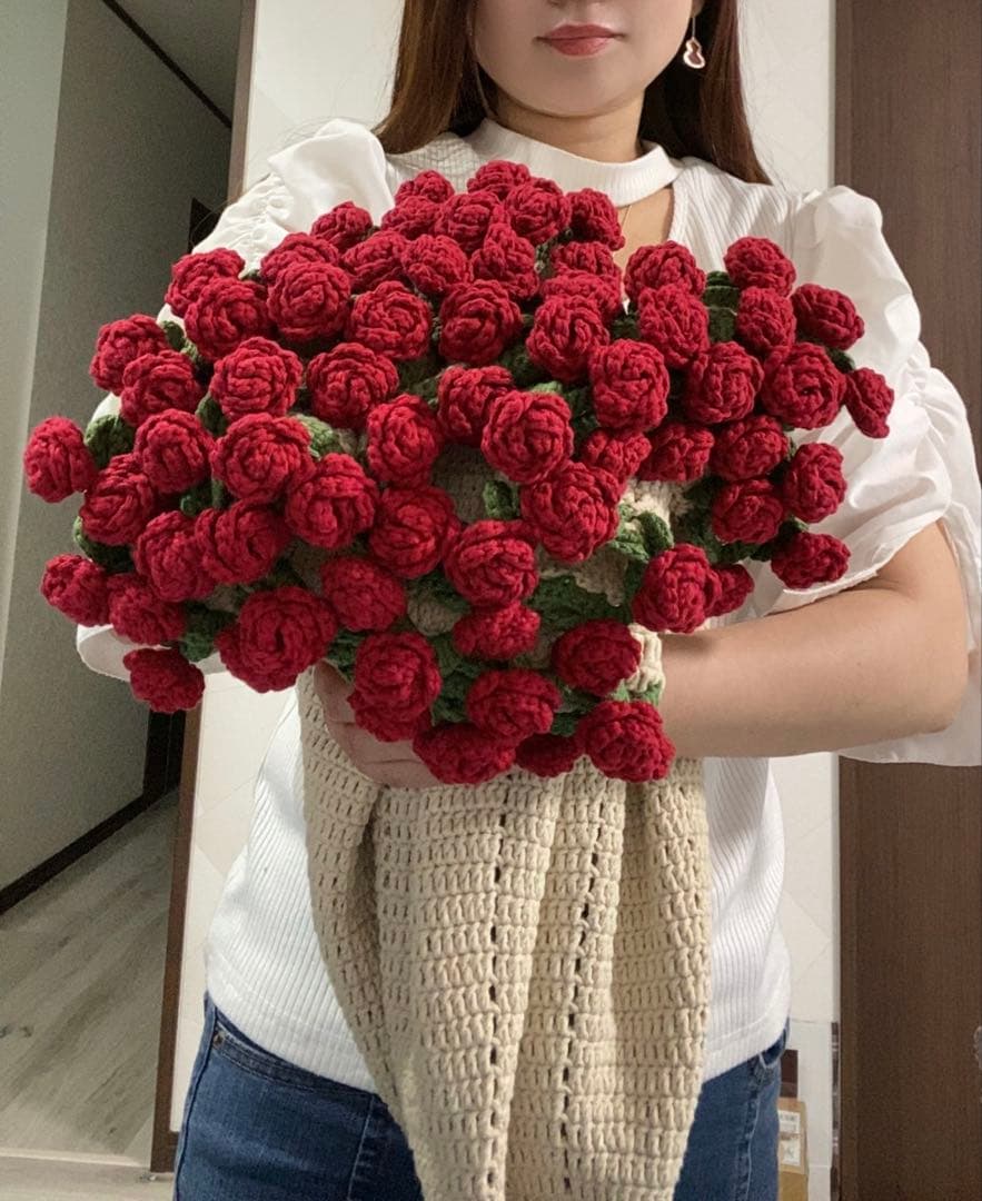 バラの花束ブランケット，直径1.03メートル71本の大きなバラ。ストールとしても