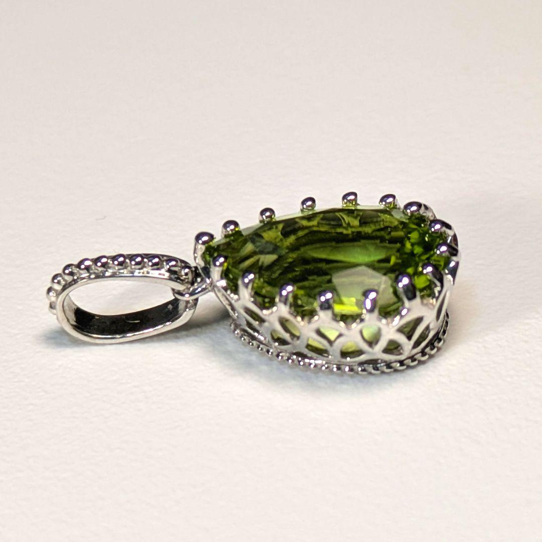 t*n様 K10 WG 高品質ペリドットペンダントトップ