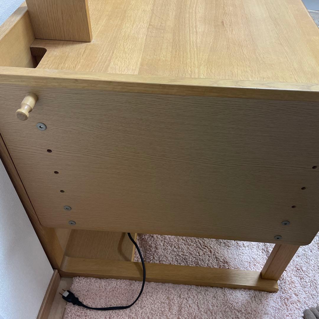 Benesse karimoku カリモク&ベネッセ　学びデスク