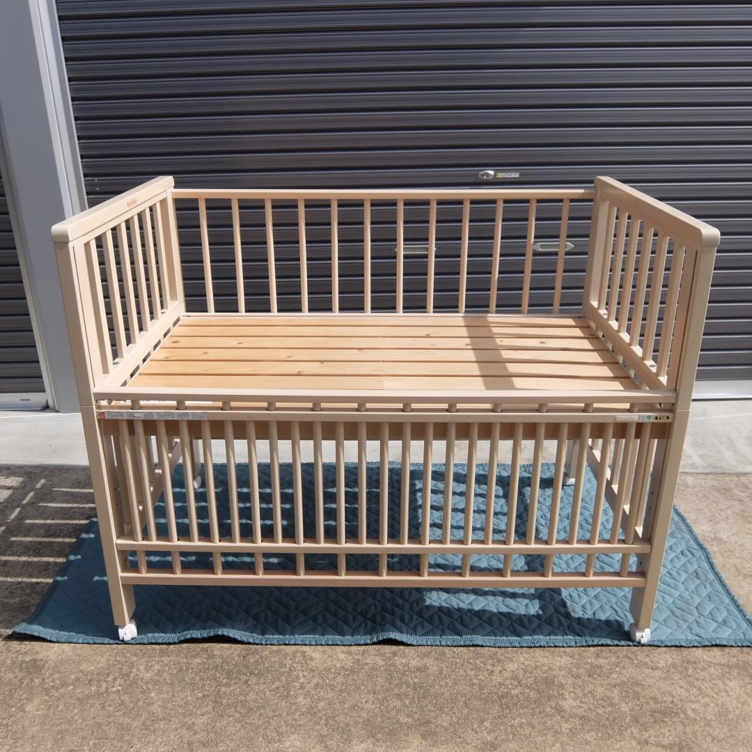 332　ファミリア　ベビーベッド