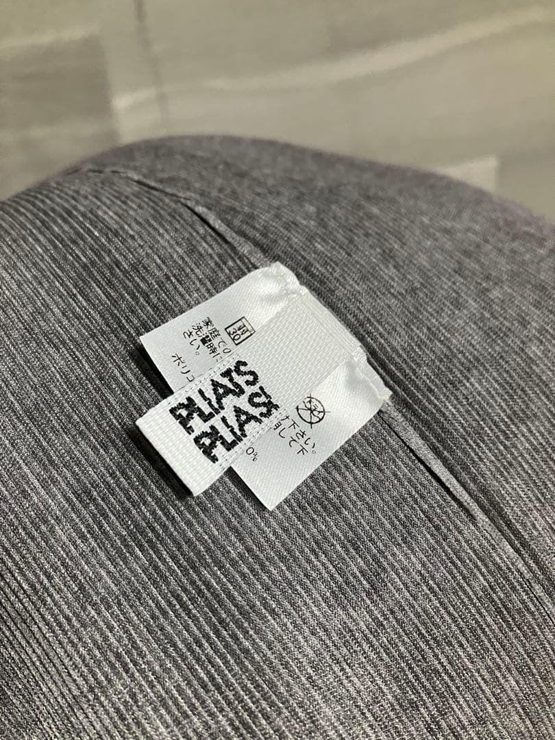 PLEATS PLEASE ISSEY MIYAKE \"MIST\" グレー