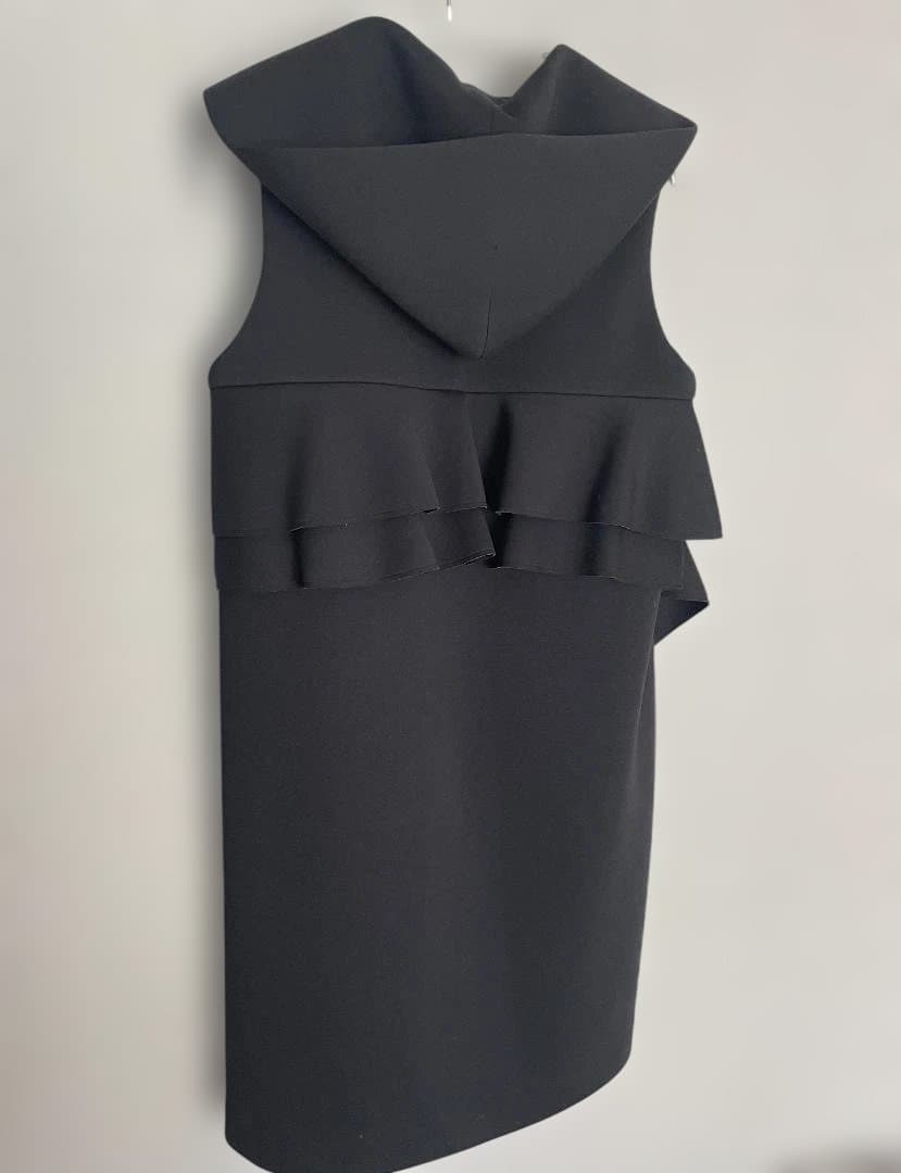 【美品】 yori ヨリ ボンディングロングジレ 1回使用のみ