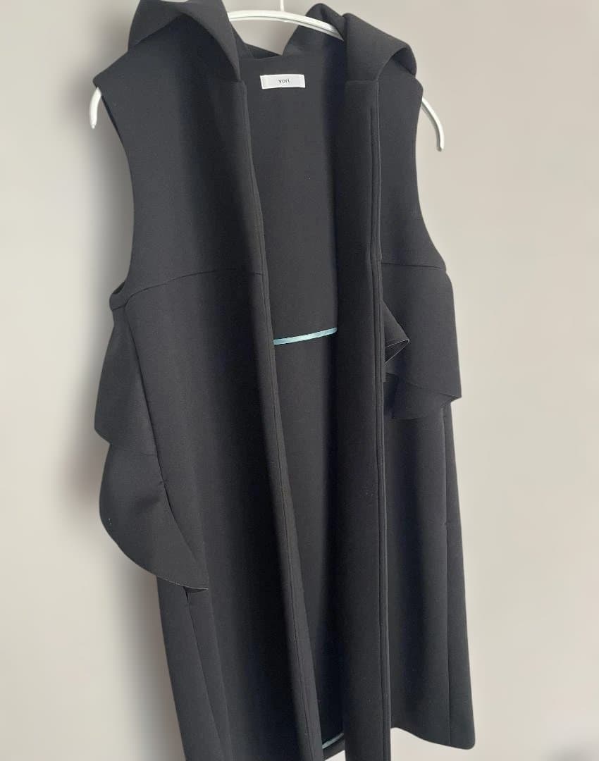 【美品】 yori ヨリ ボンディングロングジレ 1回使用のみ