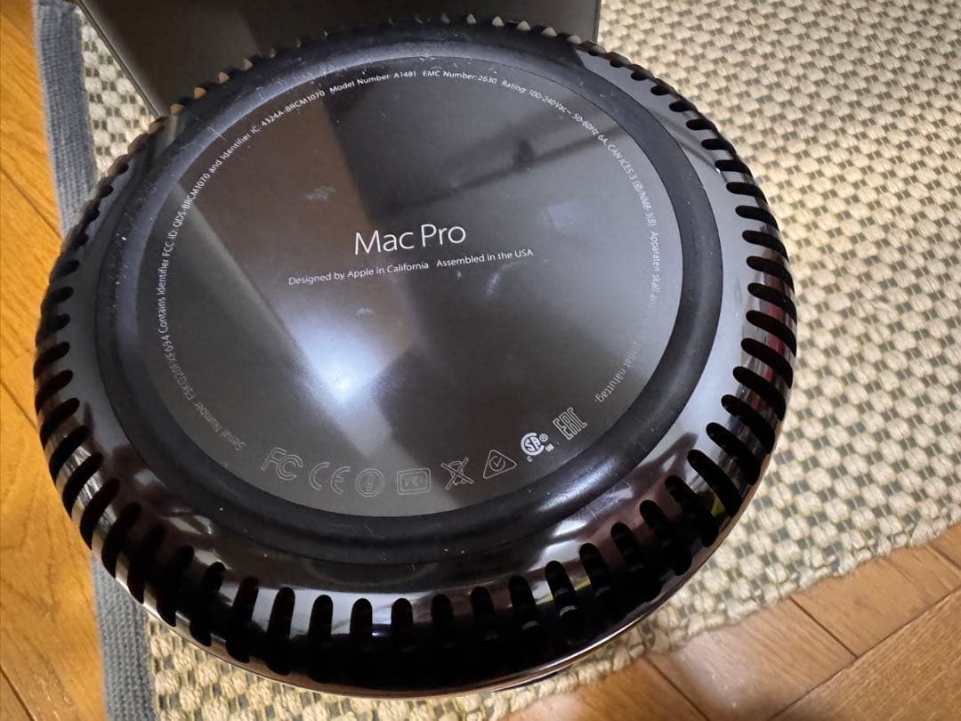 Apple Mac Pro 2013 おまけ付き