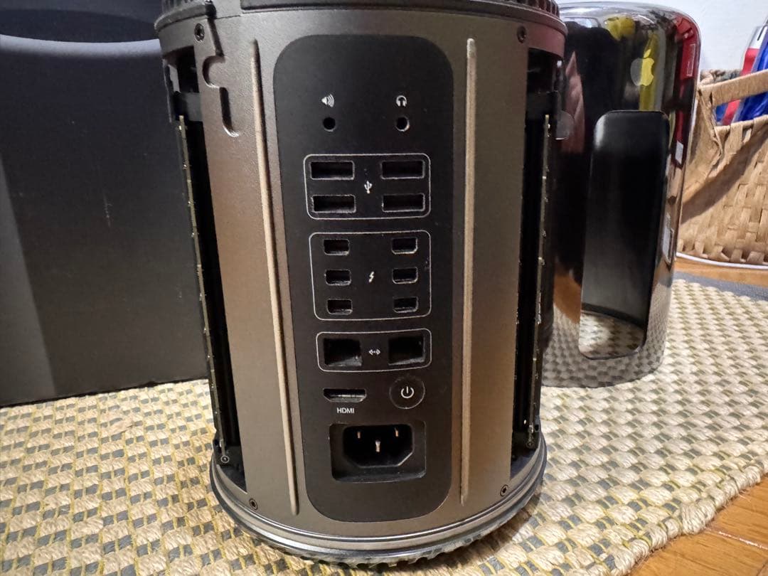 Apple Mac Pro 2013 おまけ付き