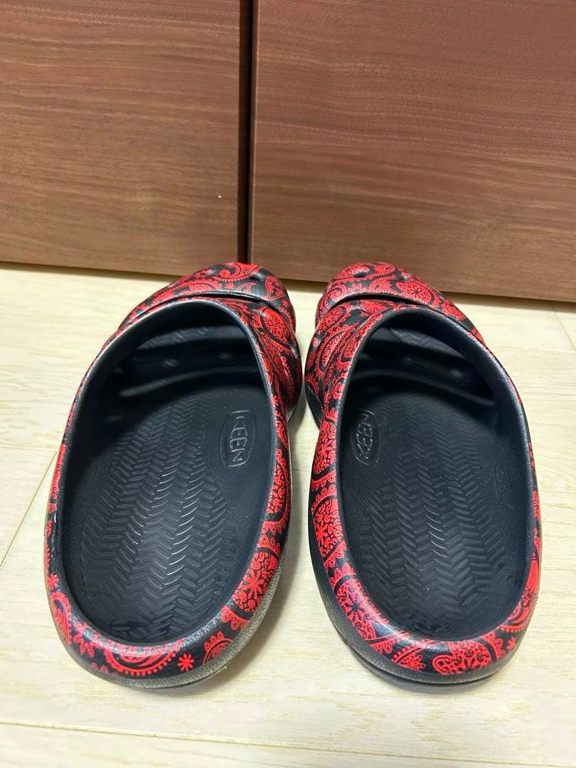 KEEN YOGUI ARTS サンダル 赤黒 ペイズリー 10