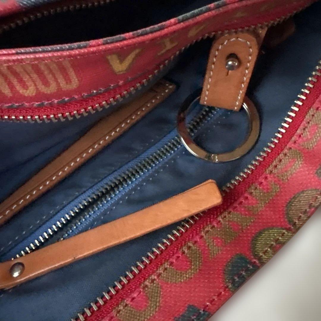 f*t様 【美品】ロゴプリントが特徴的Vivienne Westwood ショル