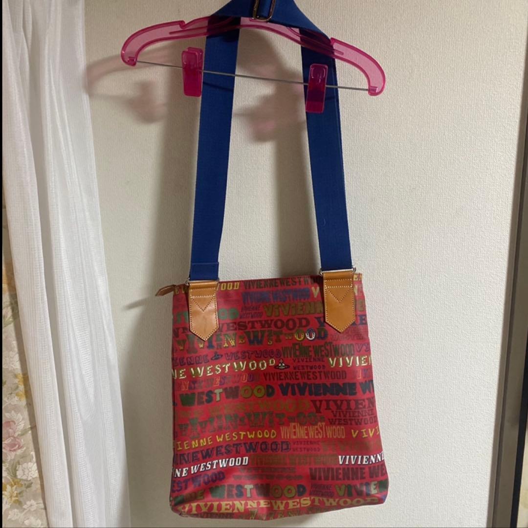 f*t様 【美品】ロゴプリントが特徴的Vivienne Westwood ショル