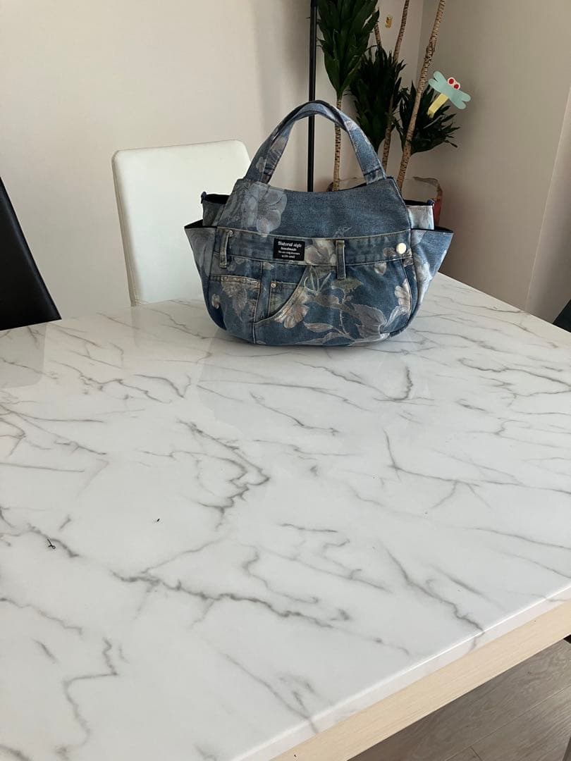 915 あつこ　大きめ花柄デニムリメイクバック　ハンドメイド2点