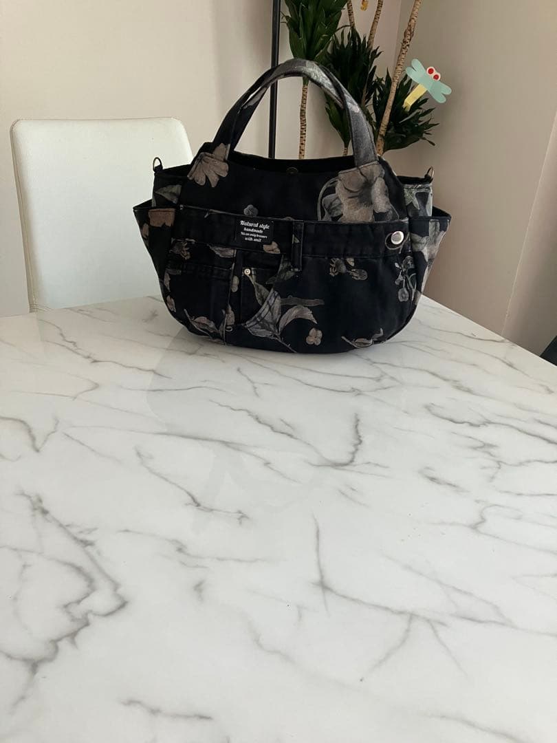 915 あつこ　大きめ花柄デニムリメイクバック　ハンドメイド2点