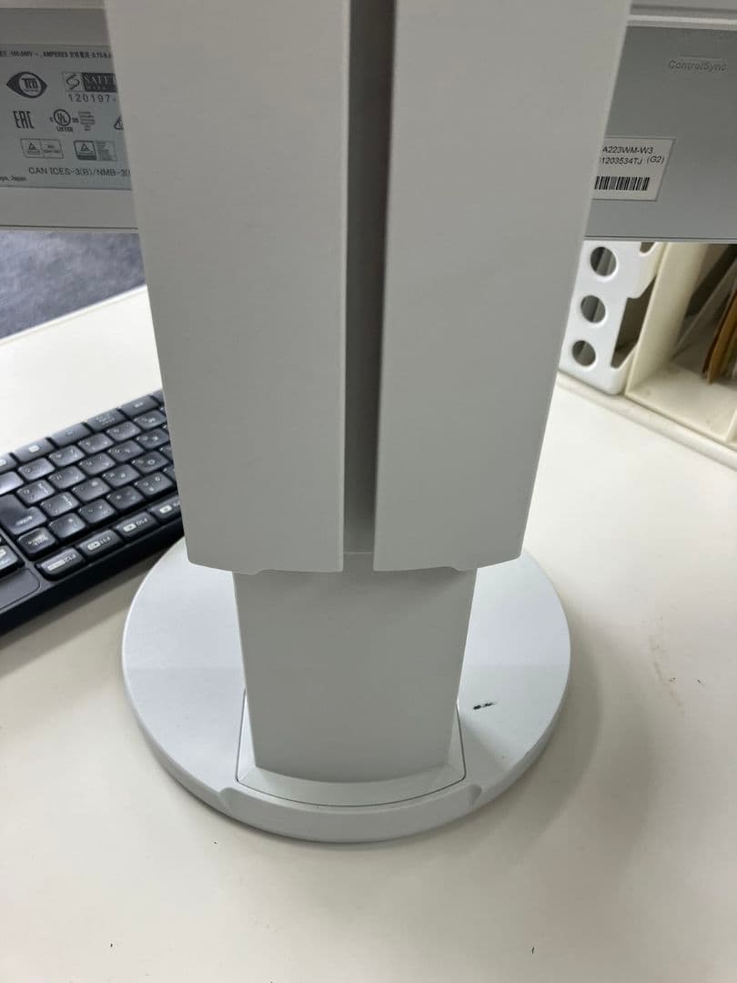 長崎発　デスクトップパソコン　22インチ　LCD-EA223WM-W3（白）中古