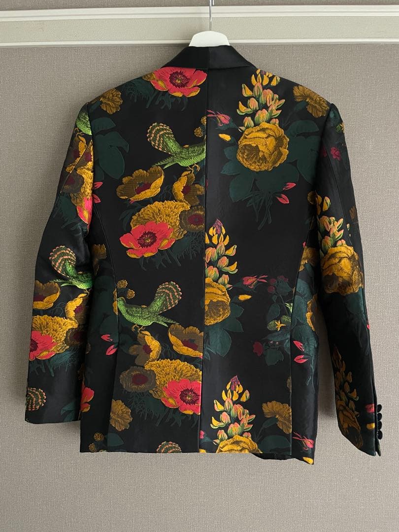 花柄サテンテーラードジャケット