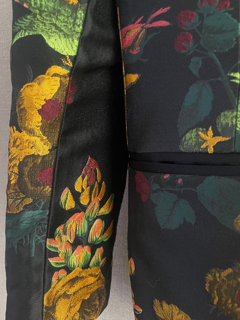 花柄サテンテーラードジャケット