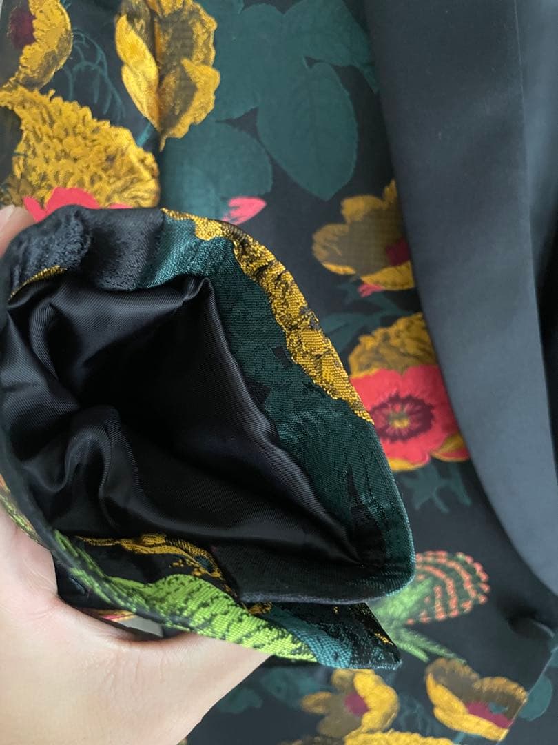 花柄サテンテーラードジャケット