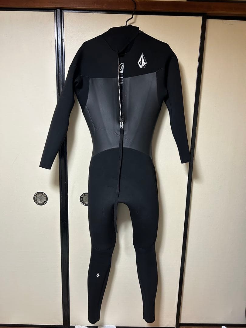 volcom 4/3mm ウェットスーツ　Mサイズ
