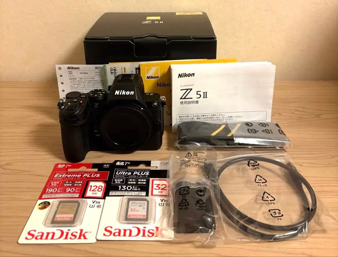 【極美品】ショット数206 Nikon z5ii ミラーレスカメラ