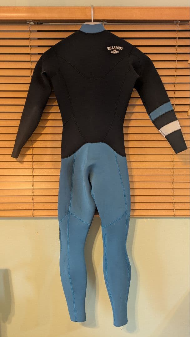 BILLABONG フルスーツ　フロントジップ