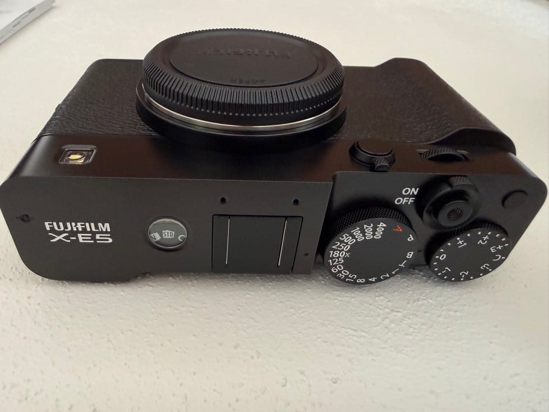 富士フイルム X-E5 ボディ