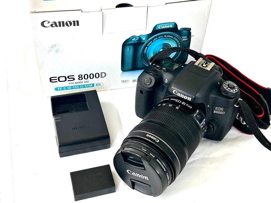 Canon EOS 8000D デジタル一眼レフ　キットレンズ付き