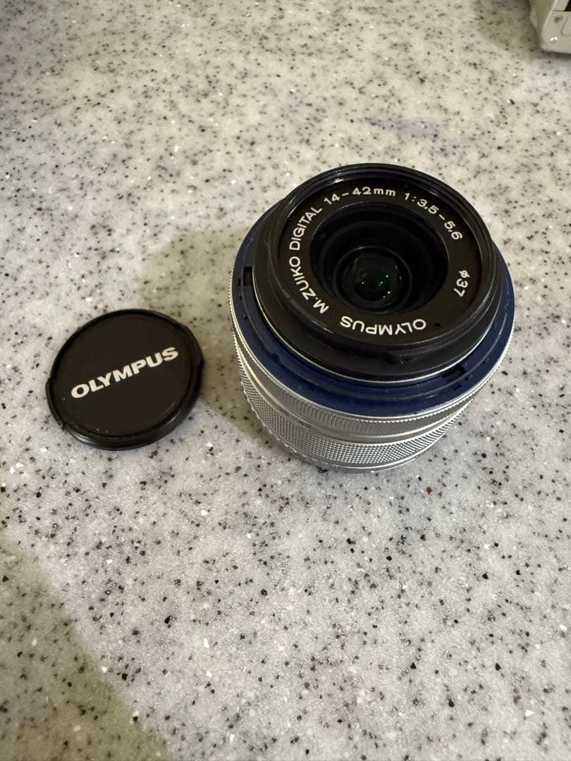 ジャンク品 OLYMPUS PEN Lite E-PL6 本体とレンズ2本