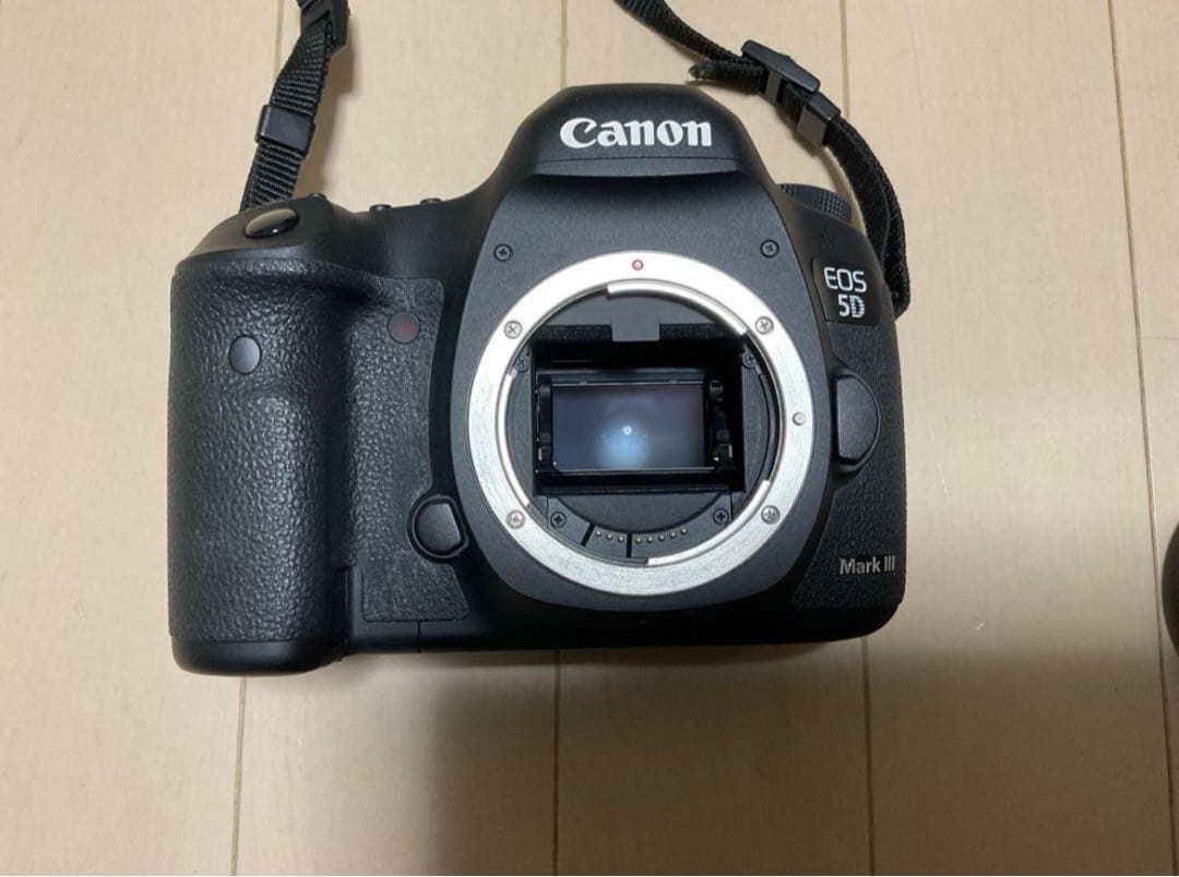 CanonEOS5D Mark III + バッテリーグリップBG-E11