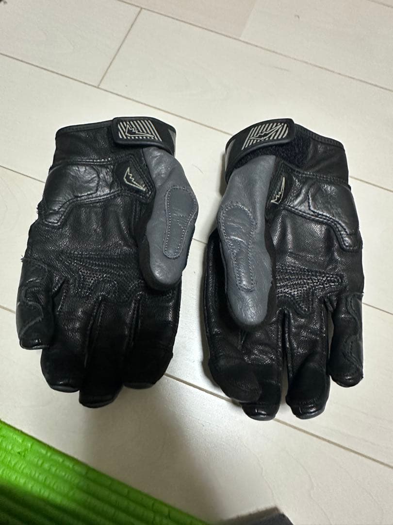 クシタニ　k5375 レイヴングローブ　2025年Ｌサイズ グレー