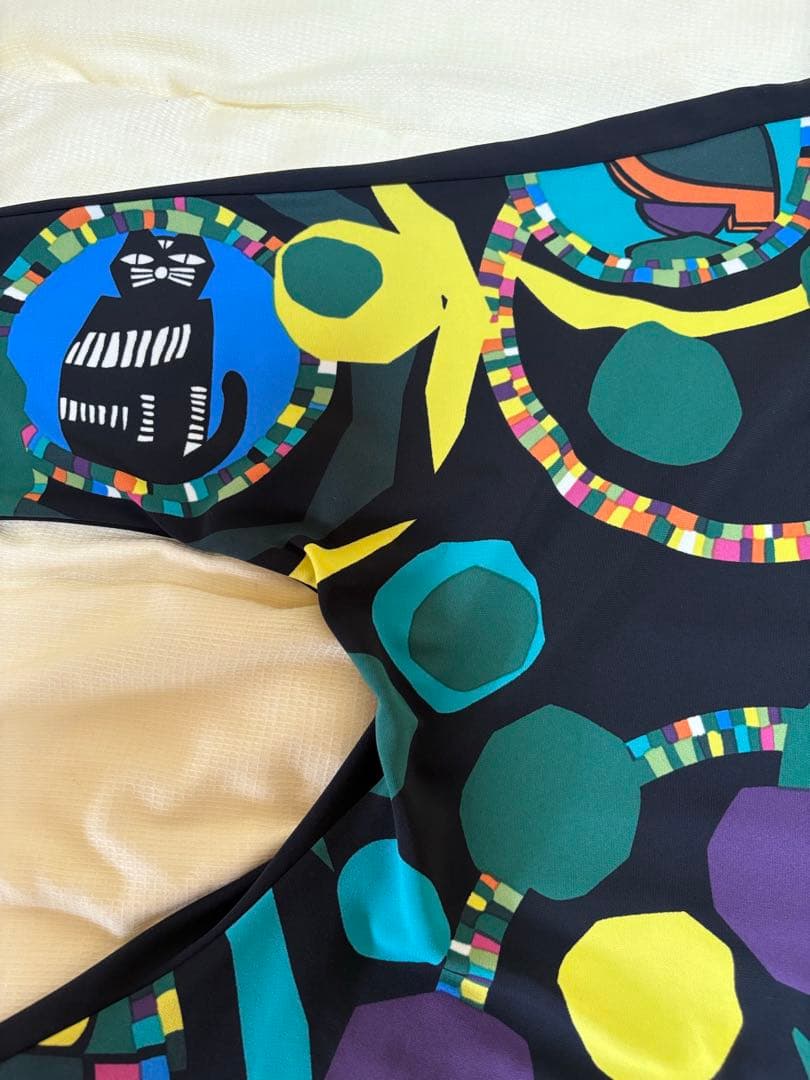 『未使用に近い』⭐️トクコプルミエヴォル⭐️黒地にカラフル動物が描かれたチュニック❣️