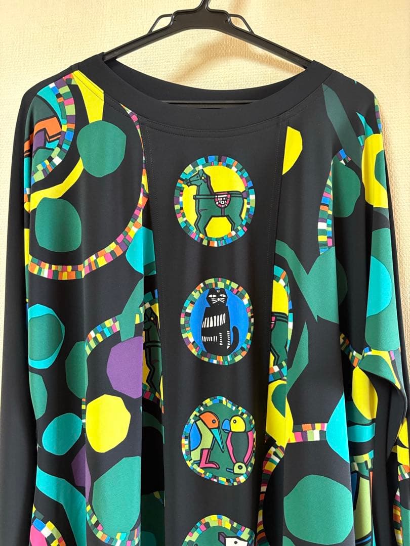 『未使用に近い』⭐️トクコプルミエヴォル⭐️黒地にカラフル動物が描かれたチュニック❣️