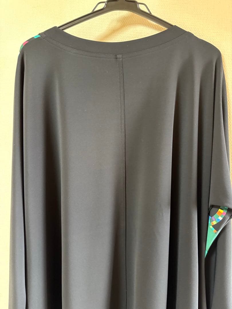 『未使用に近い』⭐️トクコプルミエヴォル⭐️黒地にカラフル動物が描かれたチュニック❣️