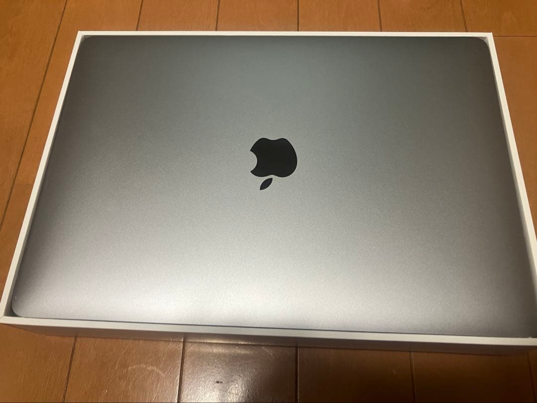 MacBook Air 13インチ （Intel Core i5）