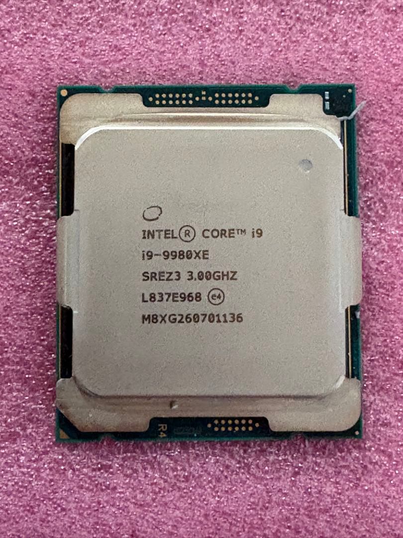 Intel Core i9-9980XE CPU 18コア36スレッド