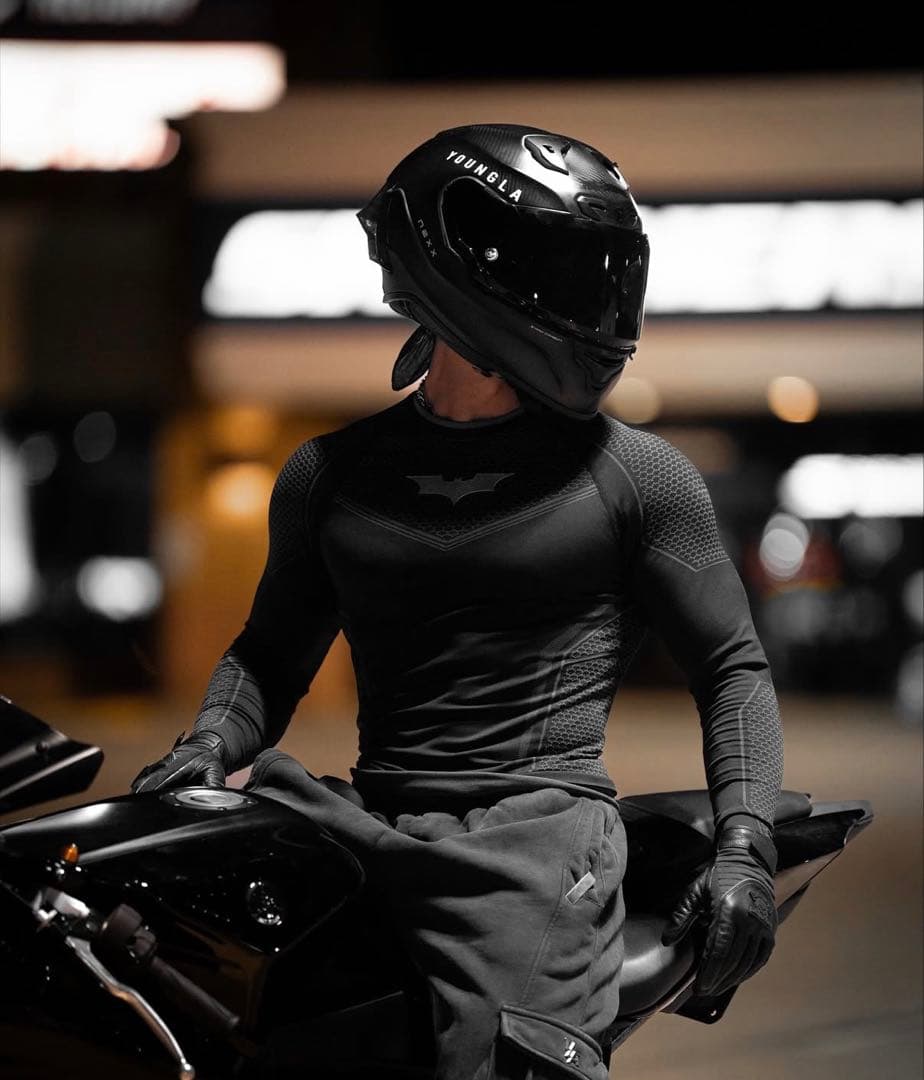 イ*ム様 【 新品未開封 】 x Batman Black SIZ