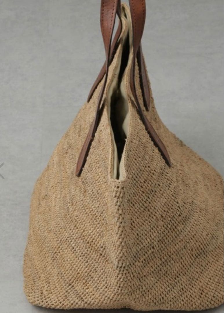 値下中IBELIV TOKYOⅡ カゴバッグ　ナチュラル色