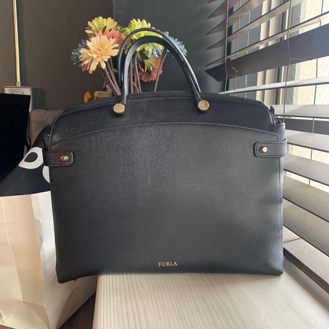 フルラ　ビジネスバッグ