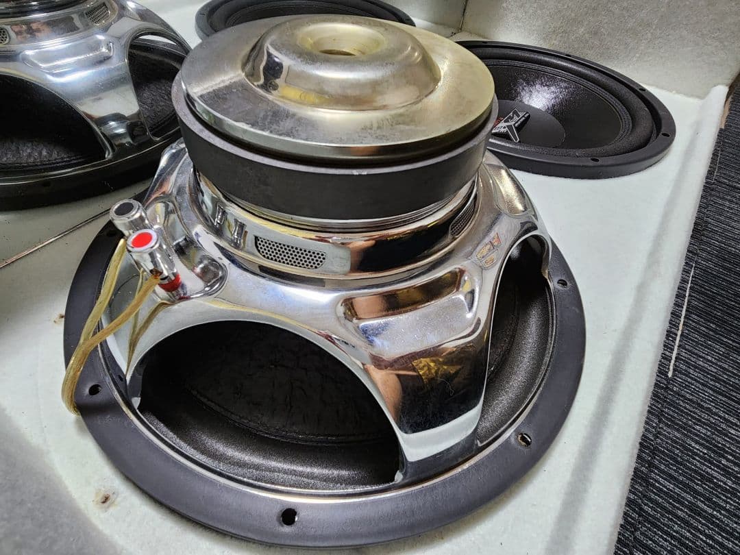 wahrock アメリカ　ウーファー 2個セット　ネオン付き。