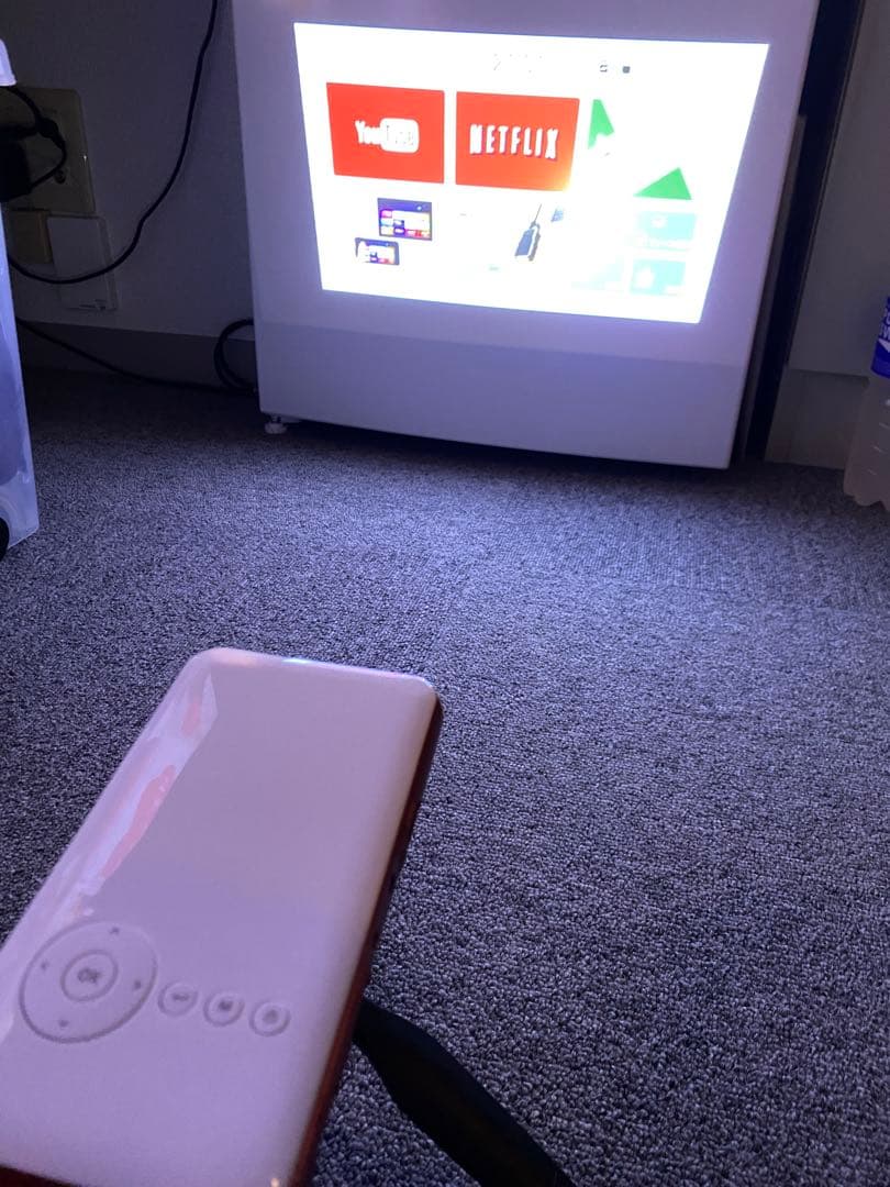 UENO-mono KABENI 1080 Ultra HD プロジェクター