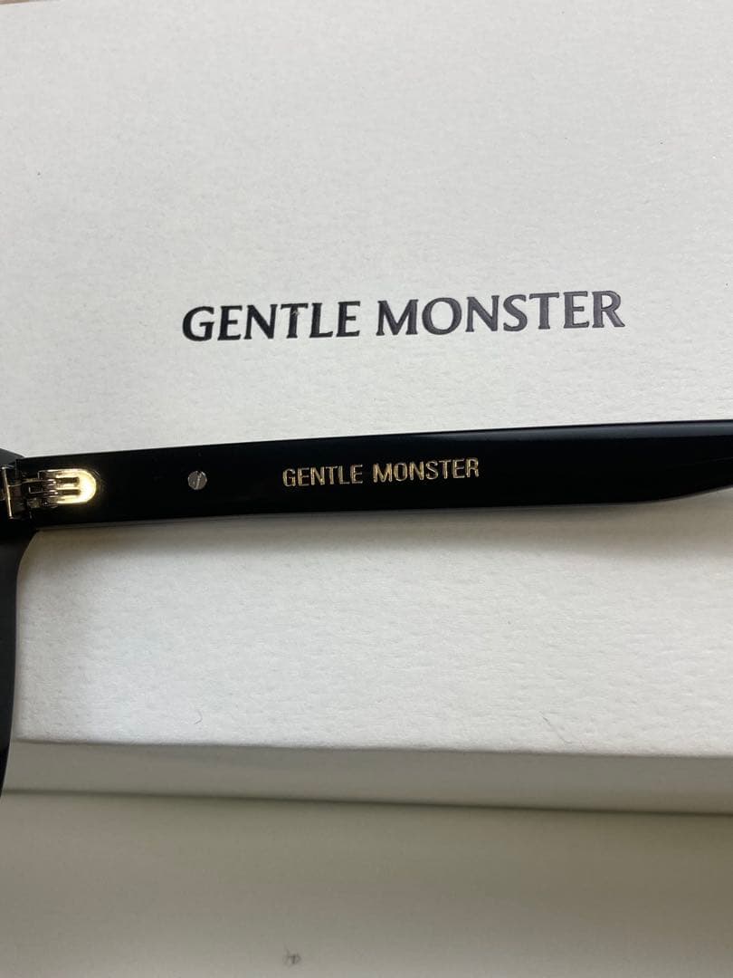 GENTLE MONSTER サングラス MUSEE ブルーレンズ