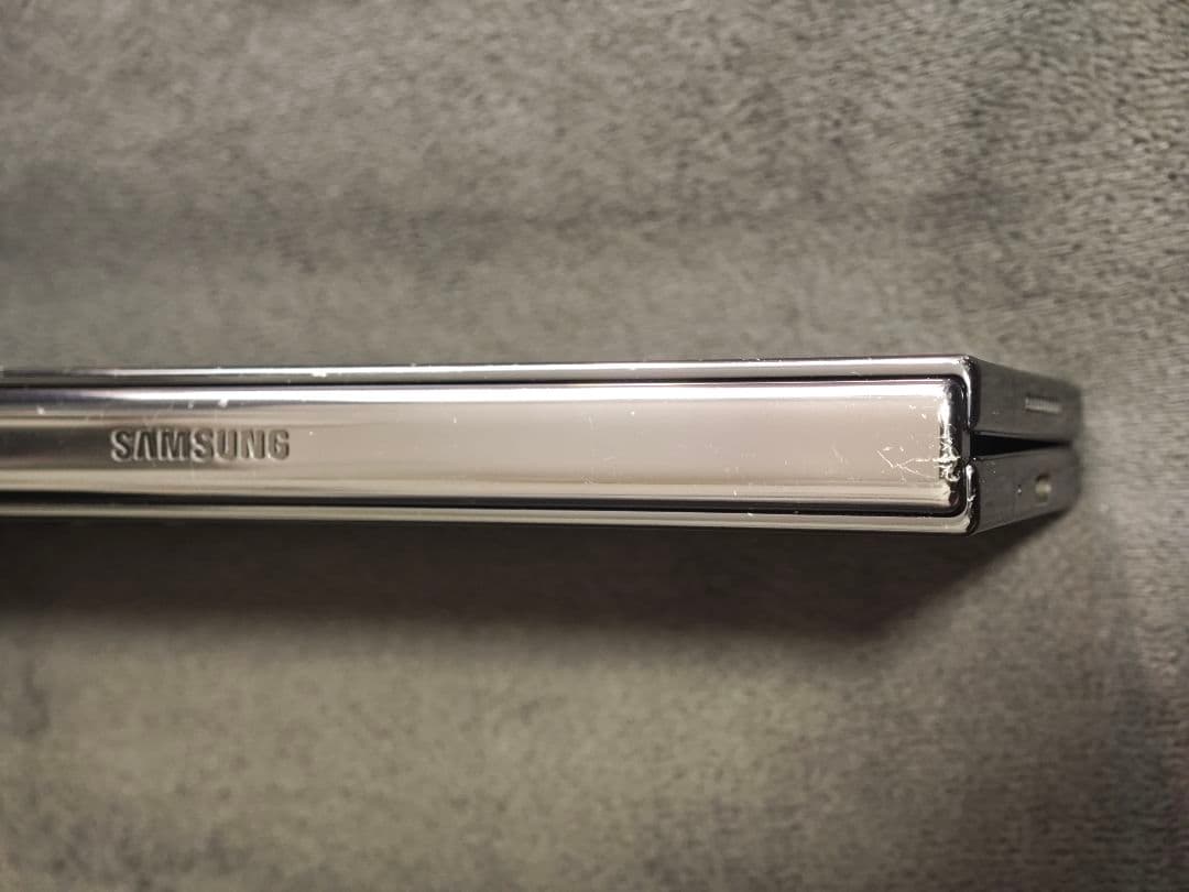 Galaxy Z Fold4 256GB SIMフリー インナー表示不良ジャンク