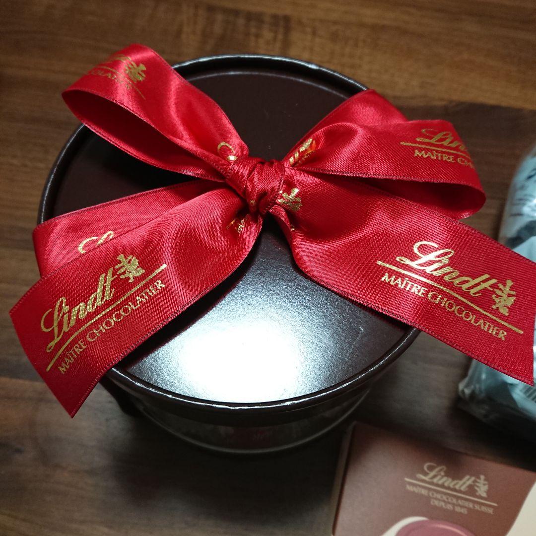 Lindt リンドールギフトボックス 、ウエハース他